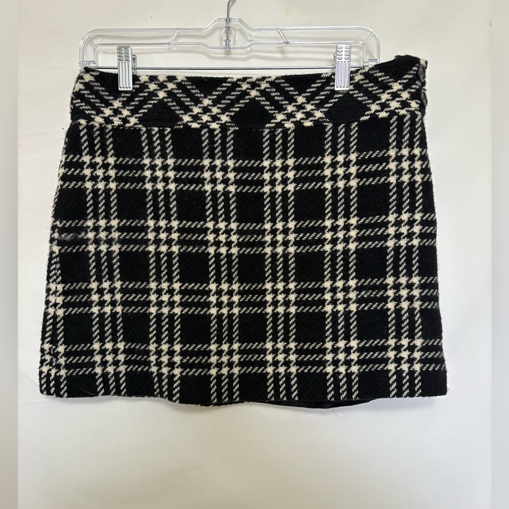 J. Crew Black and White Herringbone Skirt Size 8‎